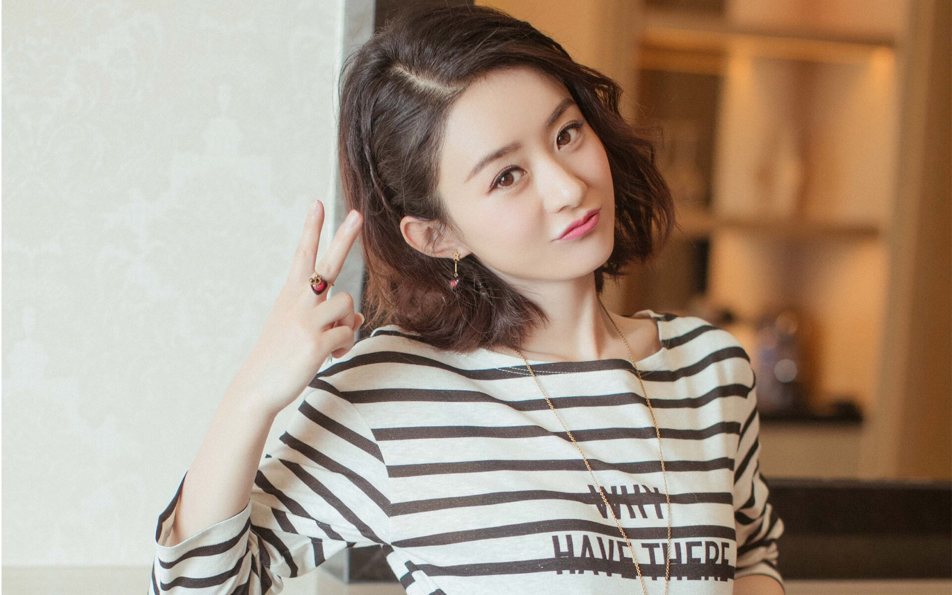 AYX GAMES-英超经典对决，战术调整和精彩瞬间轮番出现，英超精华集锦