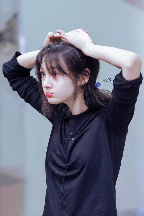 哥伦比亚马术协会设立青少年马术奖学金，支持优秀学员发展。，哥伦比亚马戏团