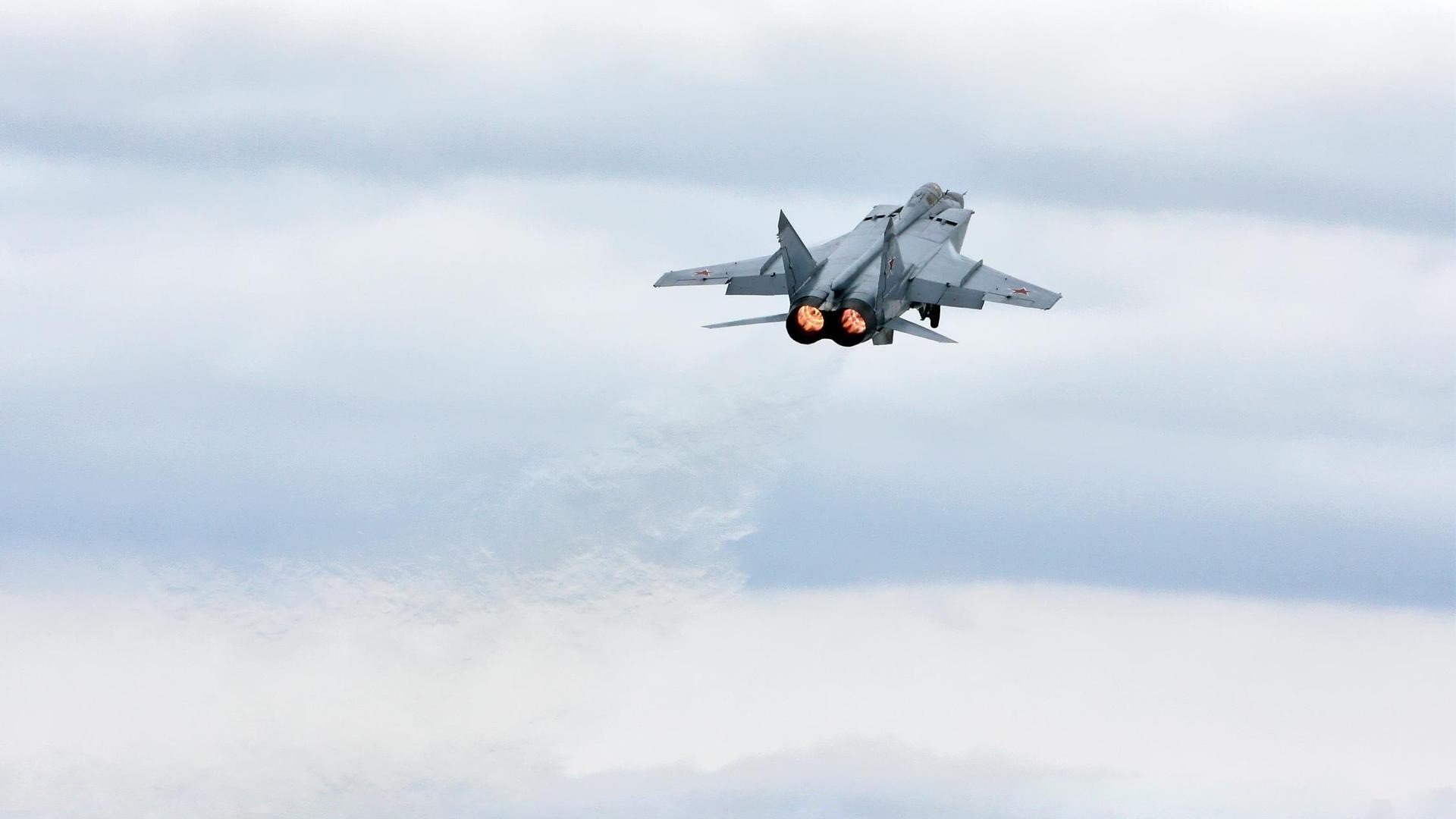 国足在亚洲杯中的球员表现分析，国足 亚洲杯 亚军